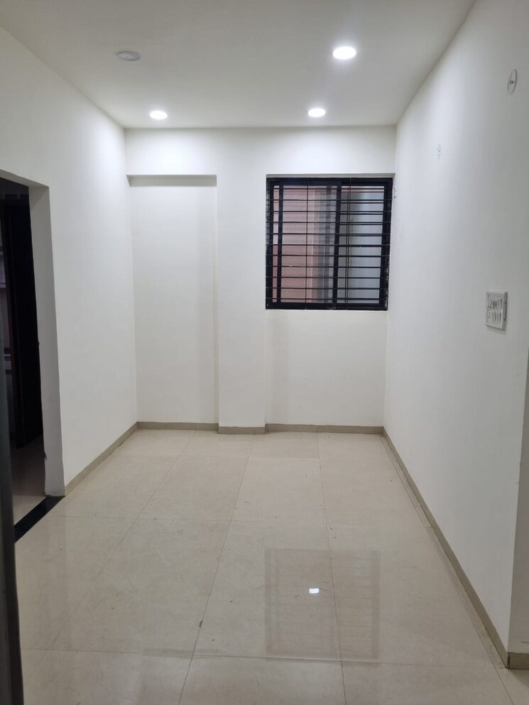 Room, race course road 3 Bedroom 957 Sq.Ft. Apartment In Race Course Road Indore 9226956