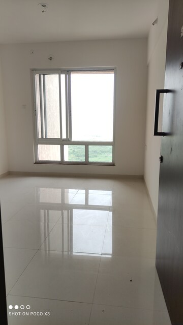 Room in 1 BHK Apartment at Raunak Bliss, Ghodbunder Road – for Rent