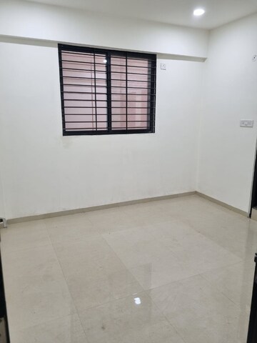 Room in 3 BHK Apartment at Race Course Road – for Sale
