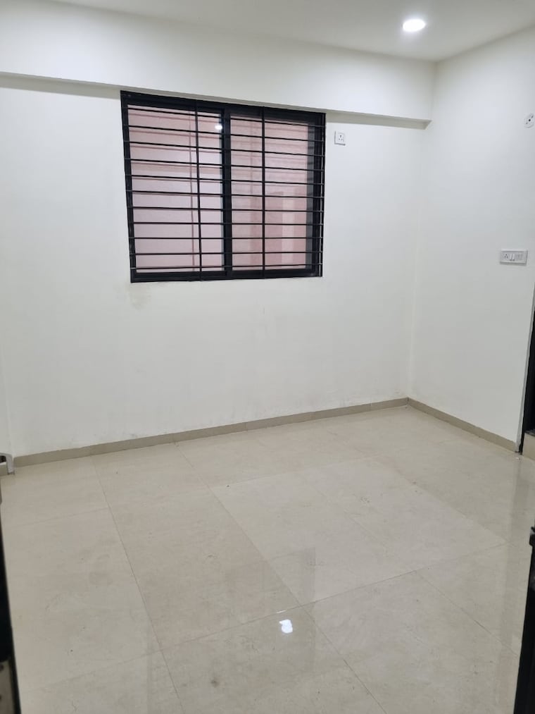 Room, race course road 3 Bedroom 957 Sq.Ft. Apartment In Race Course Road Indore 9226956