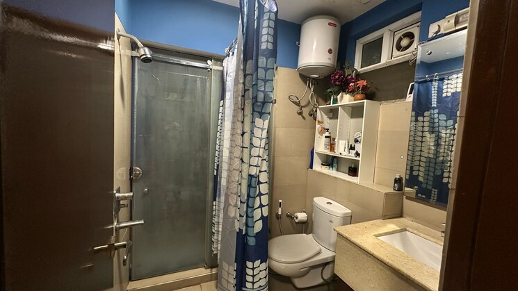 Bathroom, emaar-the-palm-drive-palm-studios 3.5 Bedroom 19977 Sq.Ft. Builder Floor In Sector 66 Gurgaon 9227007