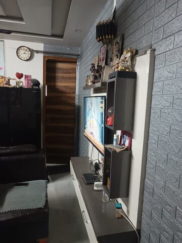Furnished Amenities in 2 BHK Builder Floor at Rohini Sector 16 – for Rent