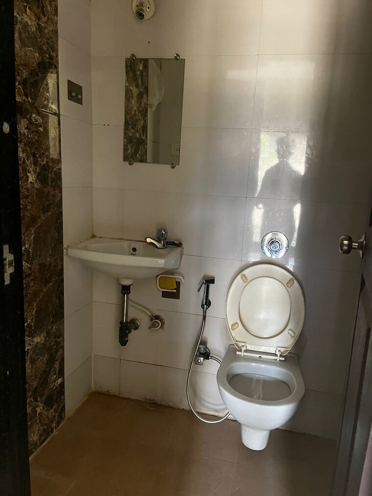 Bathroom, link-palace 1 Bedroom 650 Sq.Ft. Apartment In Malad West Mumbai 9227091