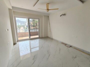Bedroom in 4 BHK Builder Floor at Panchkula Urban Estate – for Rent