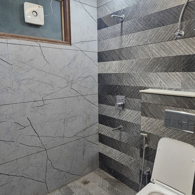 Bathroom, sector 21d 4 Bedroom 1850 Sq.Ft. Builder Floor In Sector 21d Faridabad 9227205