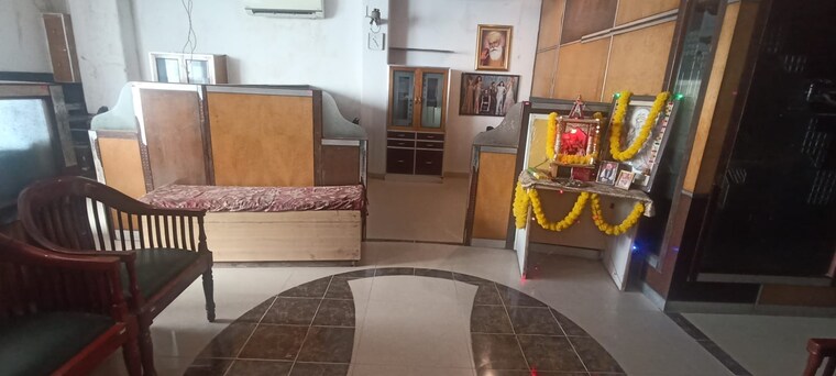 Common Area, subhash nagar Commercial Office Space 1800 Sq.Ft. In Subhash Nagar Delhi 9227278