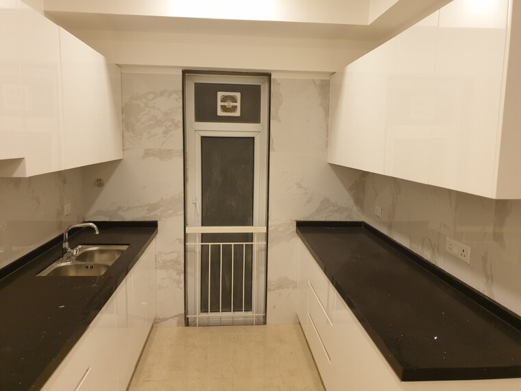 Kitchen, oberoi-realty-woods 2.5 Bedroom 900 Sq.Ft. Apartment In Goregaon East Mumbai 9227312
