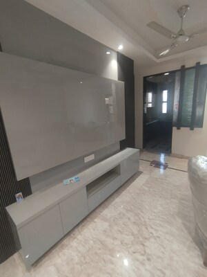 Room in 3 BHK Builder Floor at Karkardooma – for Sale