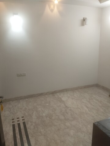 Room in 3 BHK Builder Floor at Karkardooma – for Sale