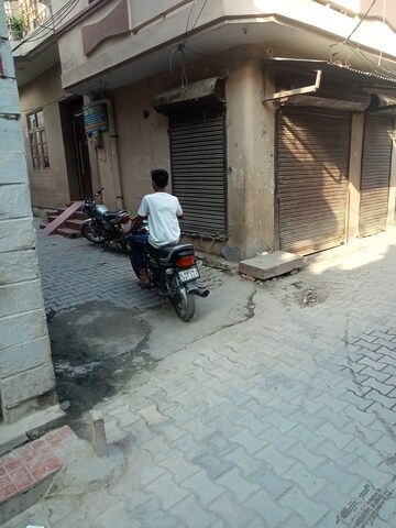 Parking in 4 BHK Villa at Chadau Mohalla – for Sale