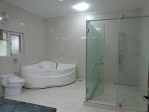 Bathroom in 4 BHK Villa at Adarsh Palm Retreat, Marathahalli Orr – for Rent