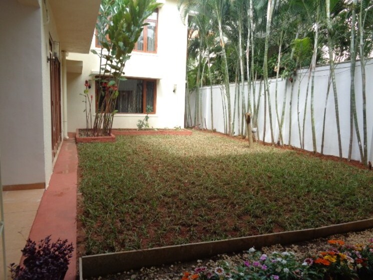 Garden, adarsh-palm-retreat 4 Bedroom 8000 Sq.Ft. Villa In Marathahalli Orr Bangalore 9227380
