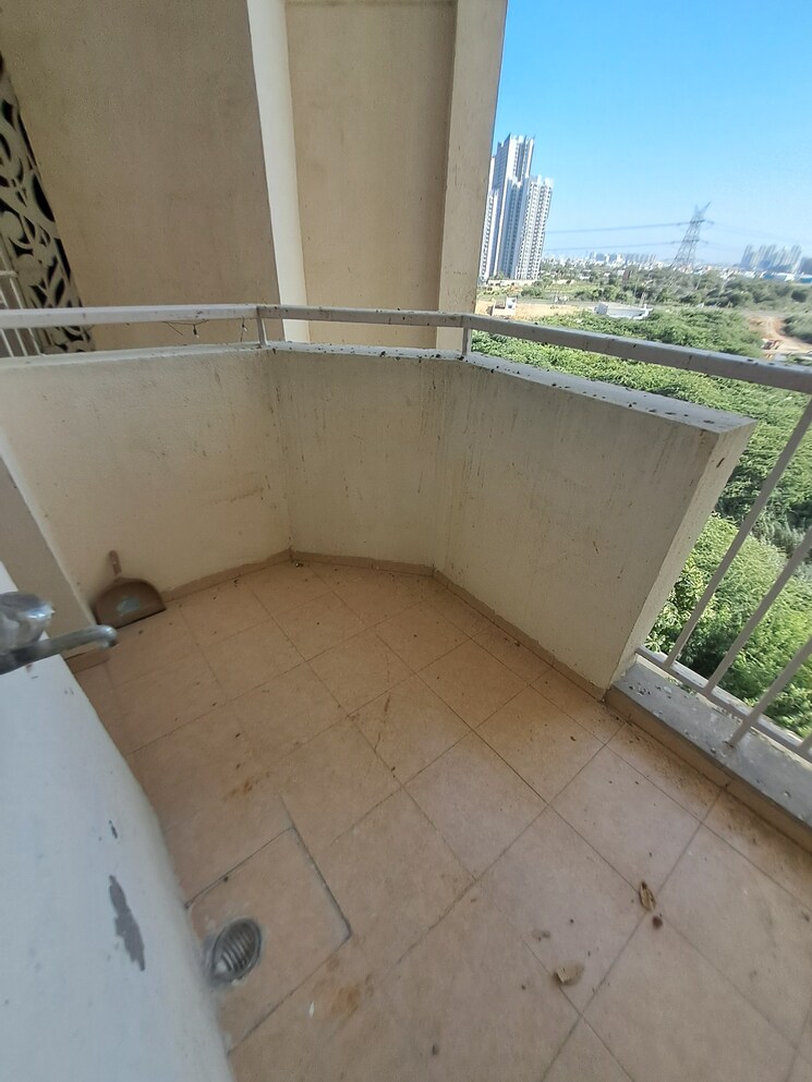 Bathroom, experion-the-heart-song 2 Bedroom 1283 Sq.Ft. Apartment In Sector 108 Gurgaon 9227388