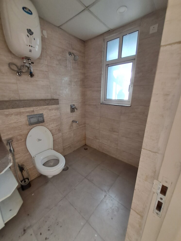 Bathroom, experion-the-heart-song 2 Bedroom 1283 Sq.Ft. Apartment In Sector 108 Gurgaon 9227388