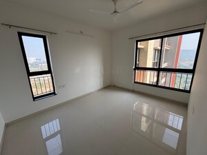 Room in 2 BHK Apartment at Shapoorji Pallonji Sensorium, Hinjewadi – for Rent