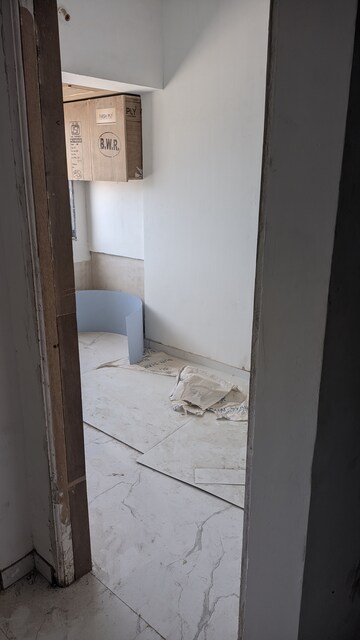 Furnished Amenities in 1 BHK Apartment at Shree Chamunda CHS, Lower Parel – for Sale