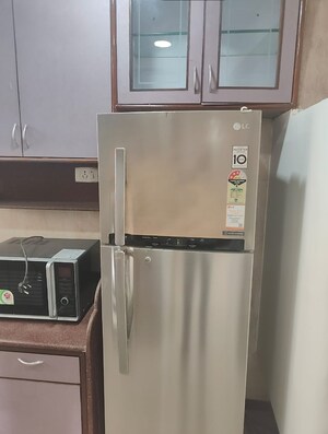 Furnished Amenities in 3 BHK Apartment at Hiranandani Gardens, Powai – for Rent