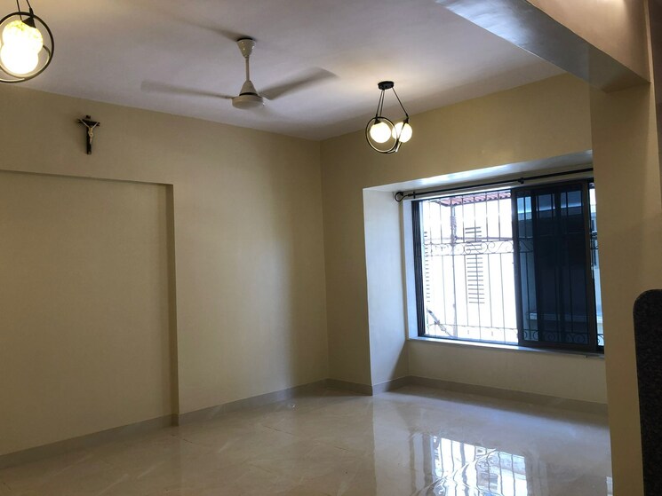 Room, bandra west 1 Bedroom 300 Sq.Ft. Apartment In Bandra West Mumbai 9227782