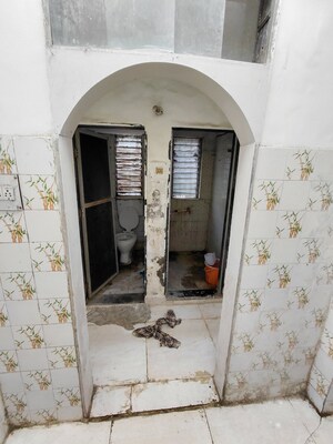 Furnished Amenities in 1 BHK Apartment at Zohra Agadi Nagar, Andheri West – for Sale