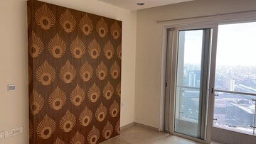 Room in 2 BHK Apartment at Lodha Fiorenza, Goregaon East – for Rent