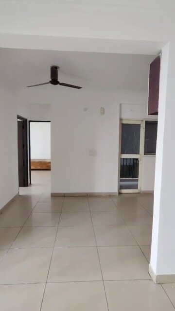 Room in 2 BHK Apartment at Panchsheel Greens, Sector 16 Greater Noida – for Sale