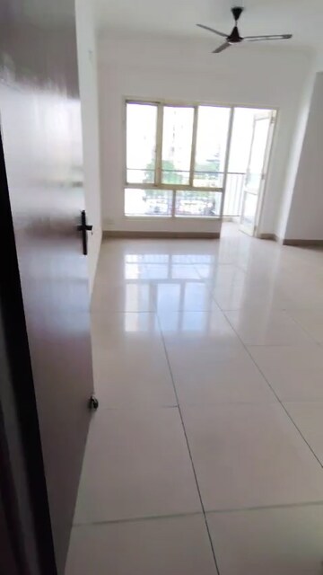 Room in 2 BHK Apartment at Panchsheel Greens, Sector 16 Greater Noida – for Sale