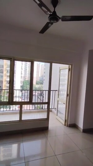 Room in 2 BHK Apartment at Panchsheel Greens, Sector 16 Greater Noida – for Sale