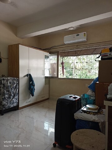 Room in 1 RK Apartment at Bandra West – for Rent