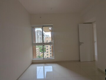 Room in 2 BHK Apartment at Godrej Green Vistas, Mahalunge – for Rent