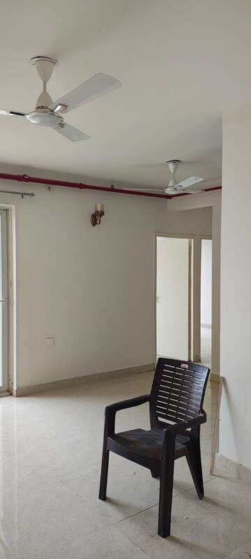 Room in 2 BHK Apartment at Pyramid Pride, Sector 76 – for Rent