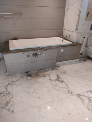 Bathroom in 4 BHK Apartment at Salcon The Verandas, Sector 54 – for Rent