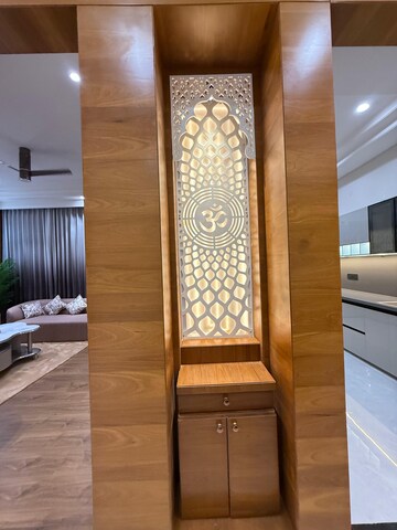 Building Lobby in 5 BHK Villa at Gandhi Path – for Sale