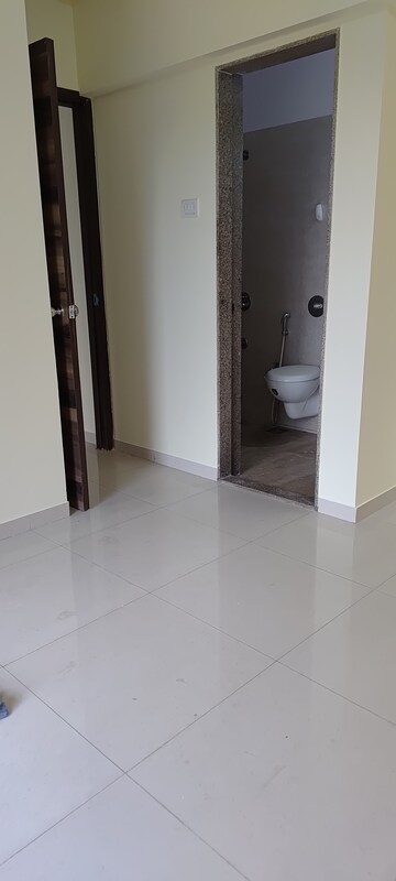 Attached Bathroom in 1 BHK Apartment at Metropolis Aquaris Phase 1, Kasarvadavali – for Rent