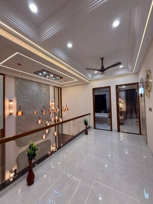 Room in 5 BHK Villa at Gandhi Path – for Sale