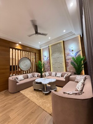 Team Area in 5 BHK Villa at Gandhi Path – for Sale