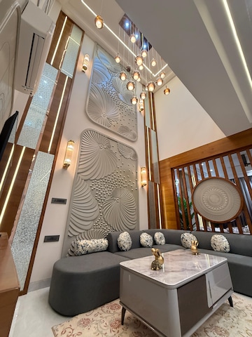 Team Area in 5 BHK Villa at Gandhi Path – for Sale