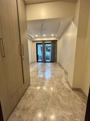 Room in 3 BHK Apartment at Dwarkadhis City, Sector 23 – for Rent