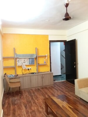 Room in 1 BHK Apartment at Bandra West – for Rent
