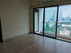 Room in 1 BHK Apartment at Conwood Astoria, Goregaon East – for Rent