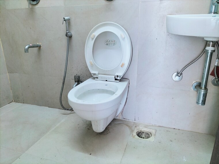 Bathroom, conwood-astoria 1 Bedroom 507 Sq.Ft. Apartment In Goregaon East Mumbai 9227890