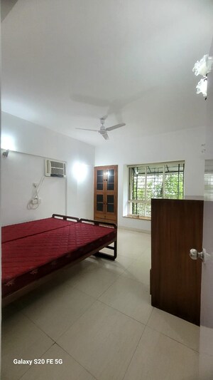Bedroom in 3 BHK Apartment at Prabhat Apartment, Prabhat Road – for Rent