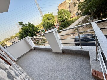 Balcony in 2 BHK Builder Floor at Ardee City, Sector 52 – for Rent
