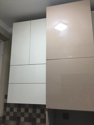 Room in 3 BHK Builder Floor at Panchsheel Enclave – for Sale