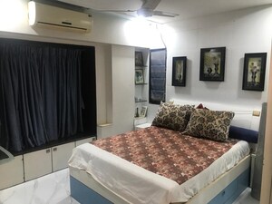 Bedroom in 2 BHK Apartment at Khar West – for Rent