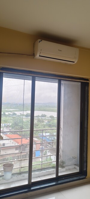 Room in 1 BHK Apartment at Ritu Gardenia, Naigaon East – for Rent