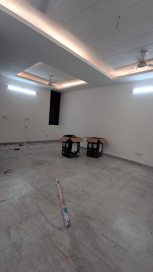 Room in 1 BHK Builder Floor at Saket – for Rent