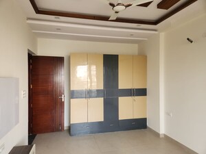 Room in 4 BHK Builder Floor at Parklands, Sector 85 – for Sale