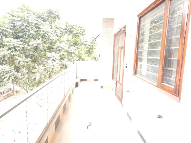 Balcony, parklands 4 Bedroom 350 Sq.Yd. Builder Floor In Sector 85 Faridabad 9227945