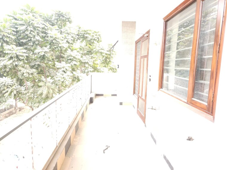 Balcony, parklands 4 Bedroom 350 Sq.Yd. Builder Floor In Sector 85 Faridabad 9227945