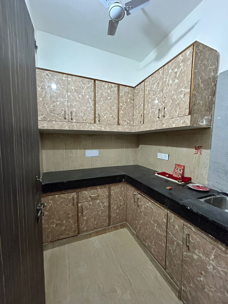 Kitchen, palam-vihar-residents-association 1 Bedroom 750 Sq.Ft. Apartment In Palam Vihar Gurgaon 9227971